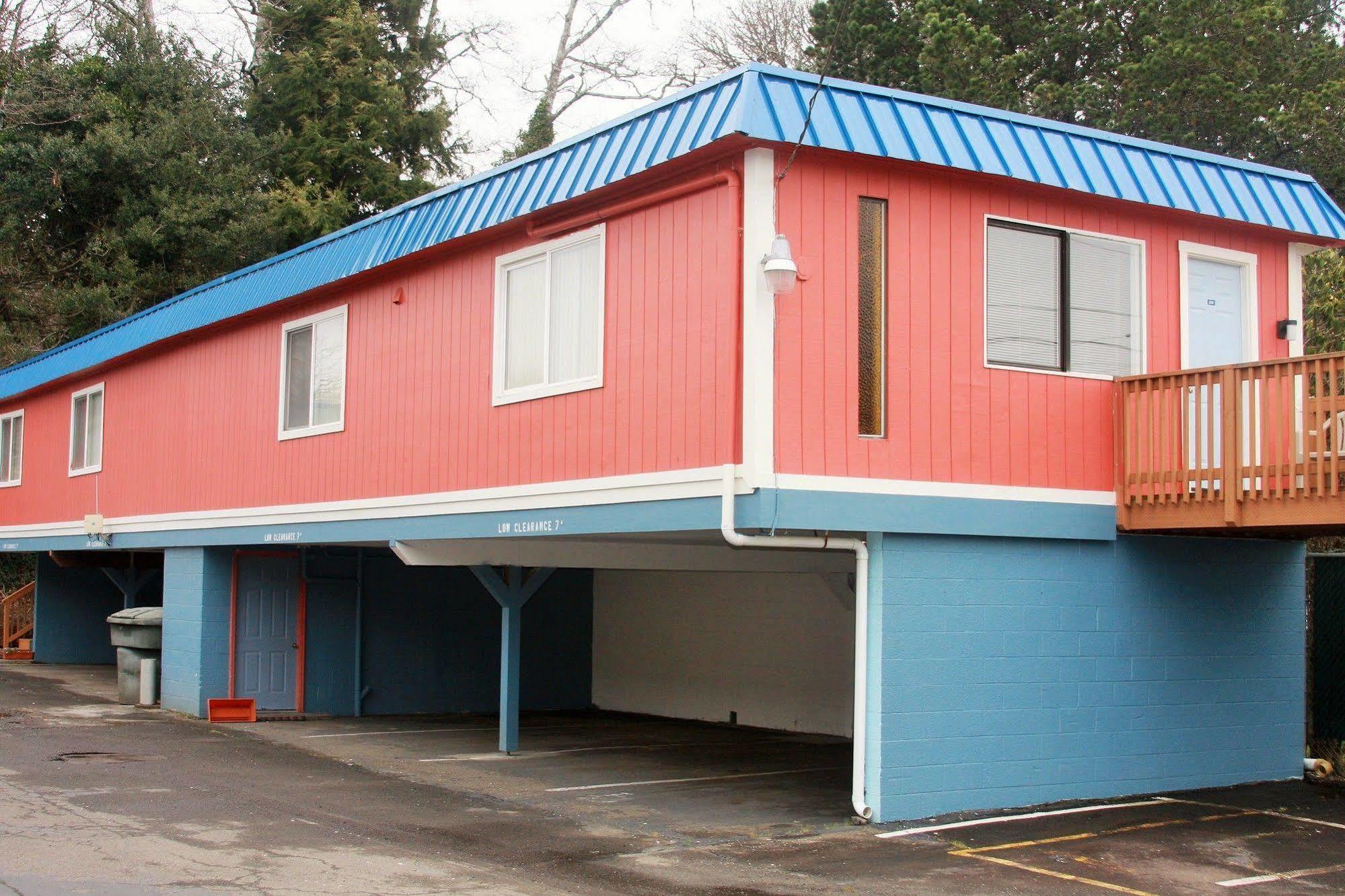 Heidi'S Inn Ilwaco Exterior photo